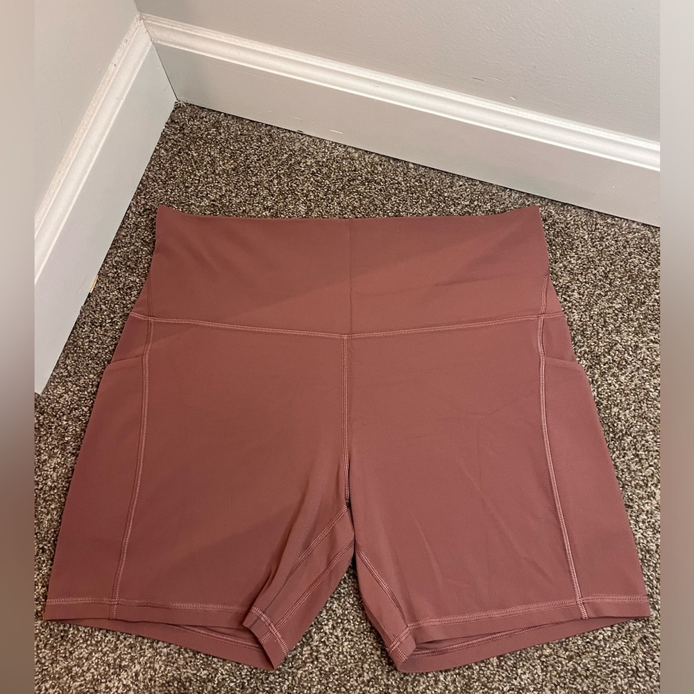 NWOT Mauve Lululemon Like New Biker Shorts